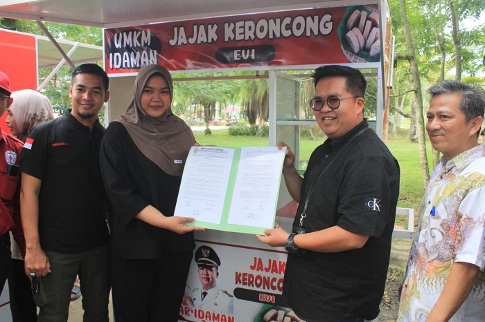 Rendi Solihin Dorong Pelaku UMKM Teluk Dalam Lestarikan Kue Keroncong