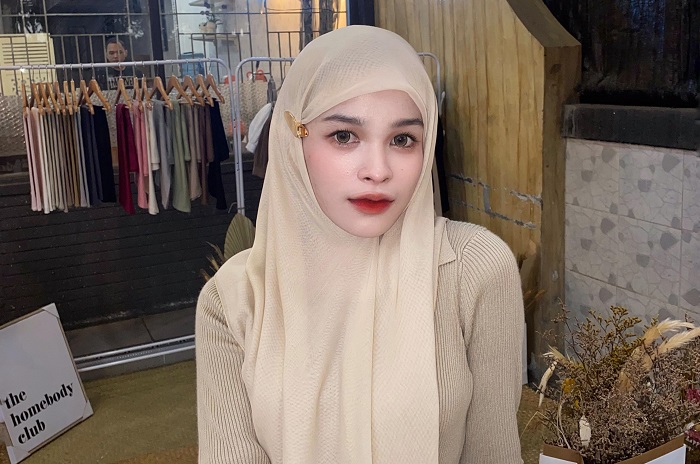 Risma Amalia Bangun Bisnis Hijab Premium Berkonsep Autentik