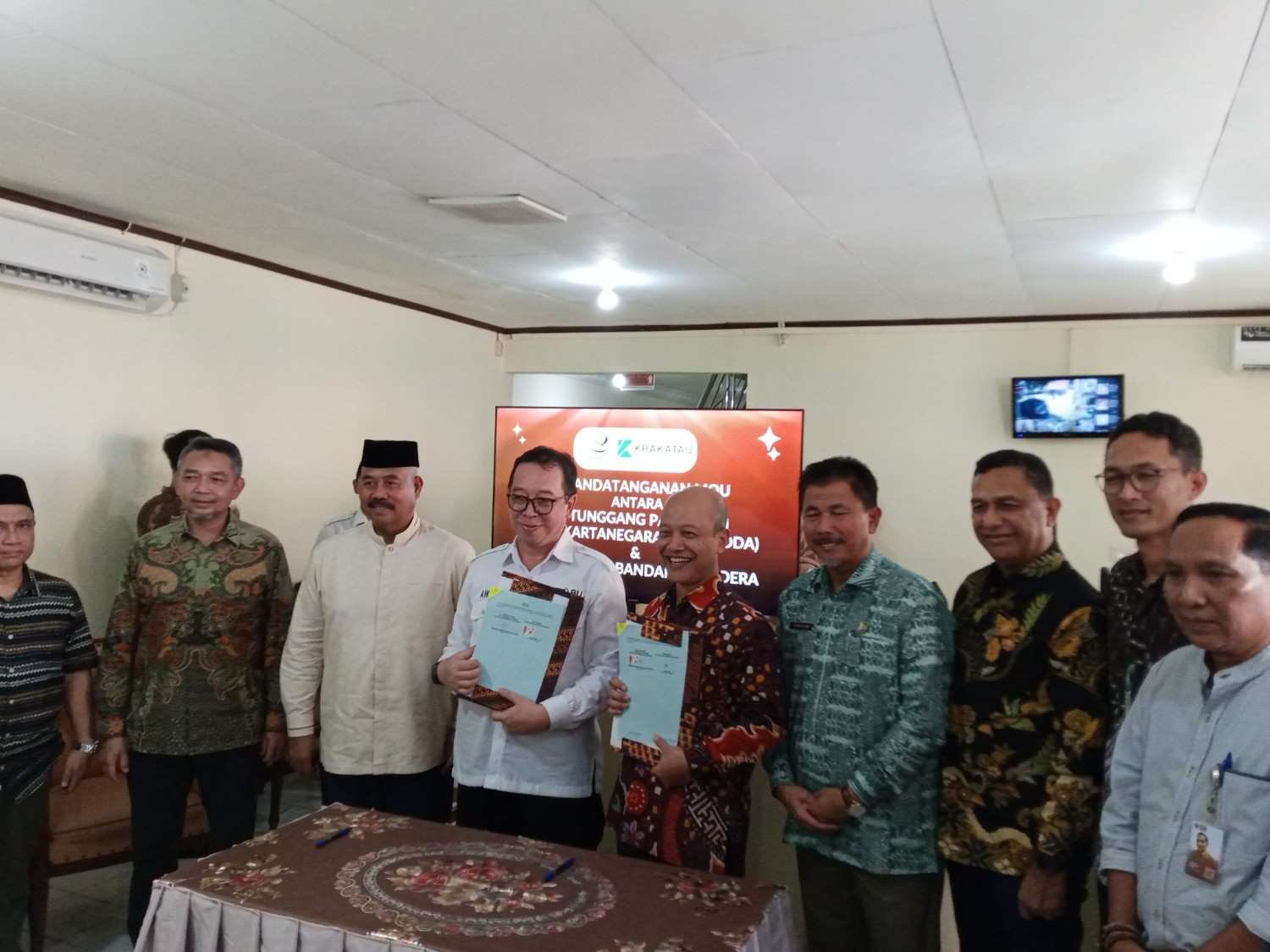 Bupati Edi Damansyah Saksikan MOU Kelola Bisnis Perairan Kukar