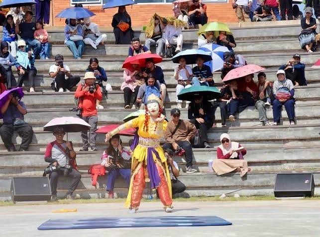 Dispar Kukar tampilkan seni budaya pada HUT ke-50 TMII