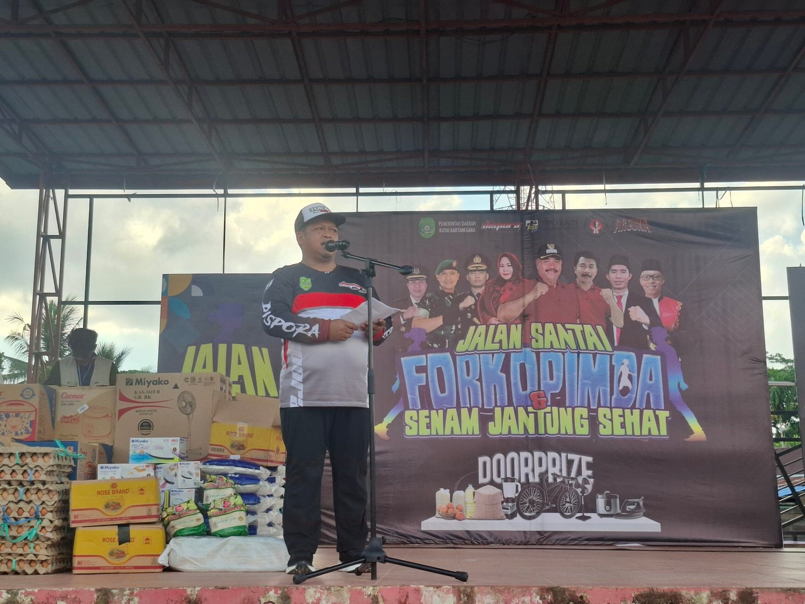 Dispora Kukar Gandeng KNPI dan Yayasan Jantung Sehat Gelar Jalan Santai Forkompimda dan Senam Jantung Sehat