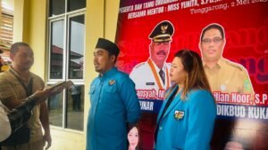 Rian Trisaputra selaku Ketua KNPI Kukar (sebelah kiri) didampingi bersama Sekretaris KNPI Novi (kanan) (foto istimewah)