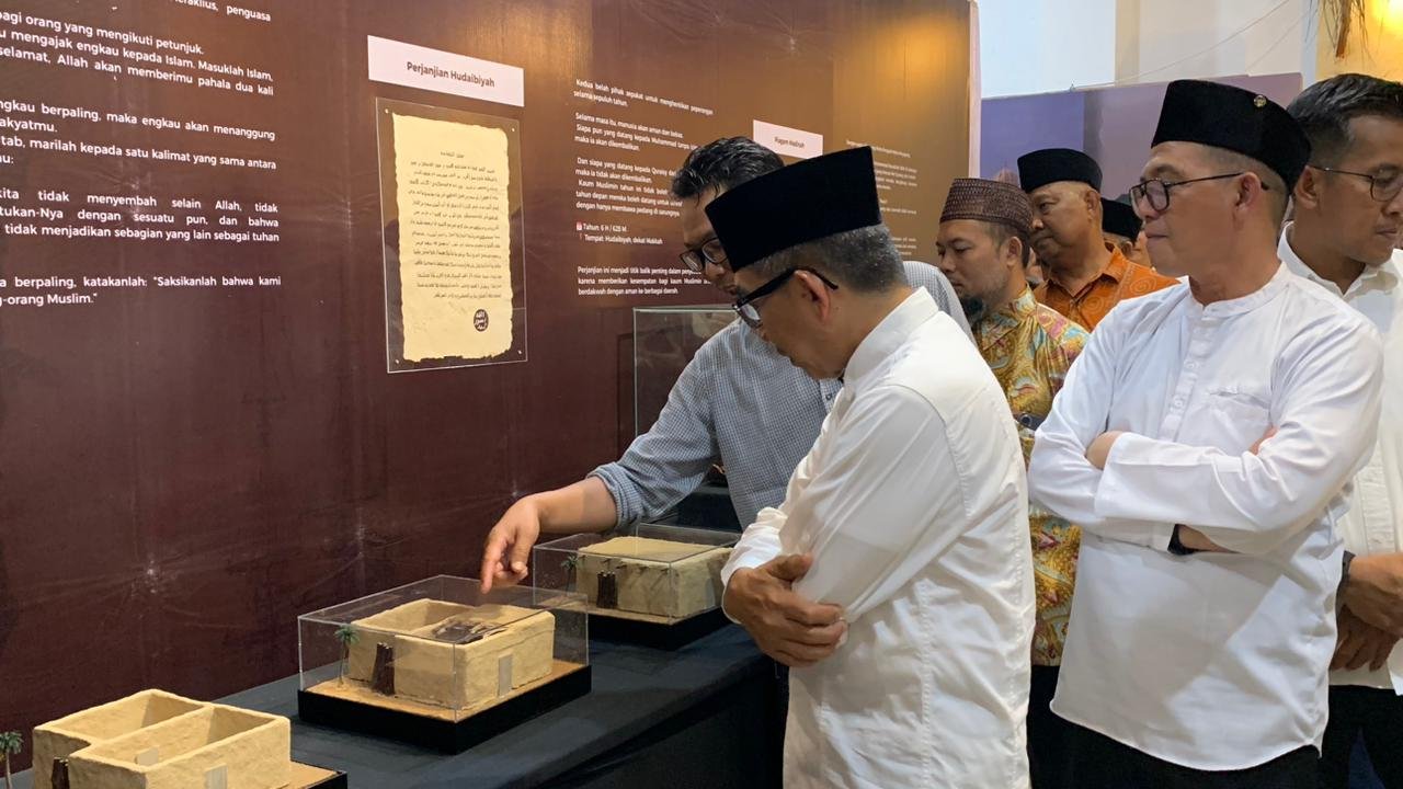 Menyusuri Jejak Dakwah Rasul di Miniatur Ka’bah: Antusiasme Warga Padati Pameran Disdikbud Kutim